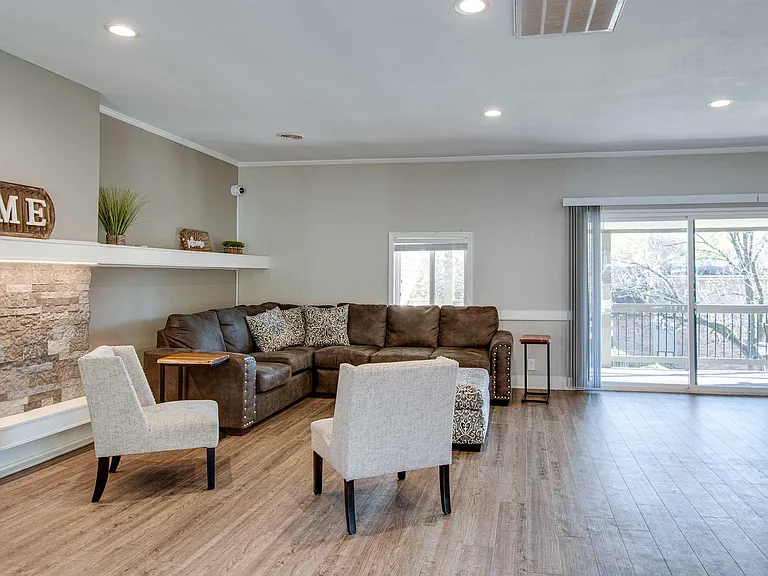 Nob Hill Apartment Homes — Photo 55