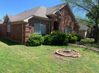 1109 Christopher Ln, Lewisville, TX 75077