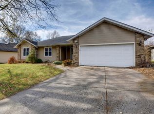 409 Hillcrest Ave, Nixa, MO 65714