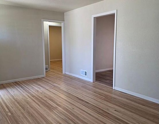 4th image of 1808 W 32nd St