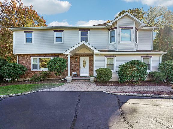 3rd image of 7 Edgebrook Court