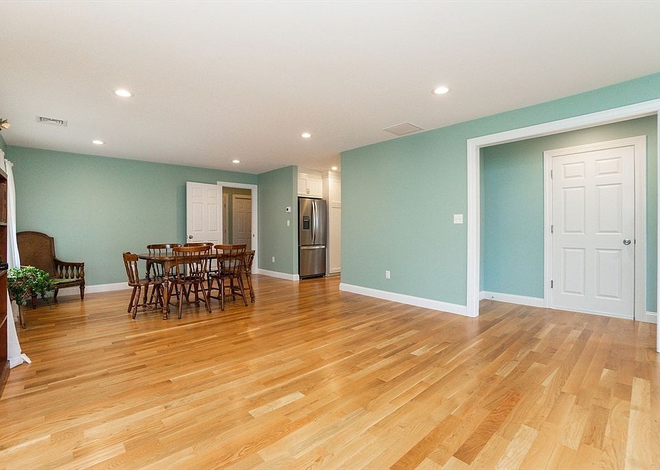 20 Rd Quincy MA Zillow