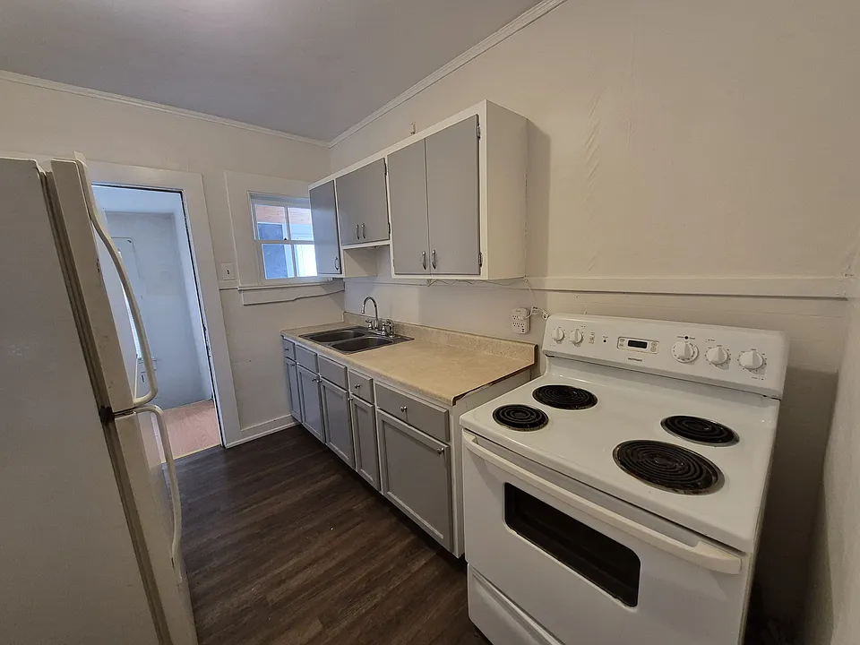 216 Hudson Ave #216