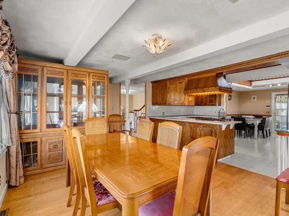 113 Temple Rd, Waltham, MA 02452