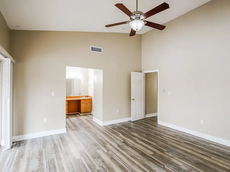 14277 Kendale Lakes Cir — Photo 10