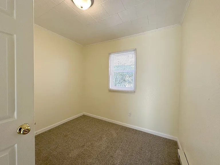 532 12th St SE — Photo 11