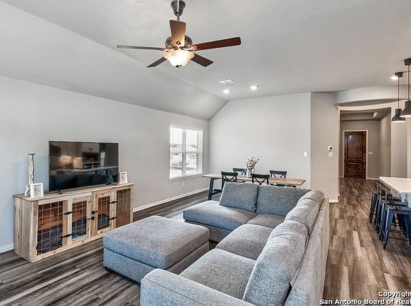 4th image of 109 Cheslyn Ct