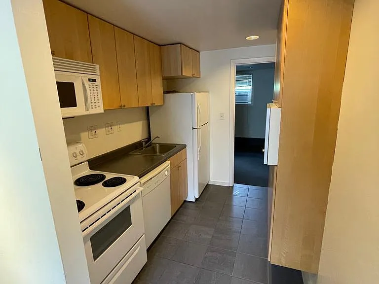 433 Manor Pl NW — Photo 3