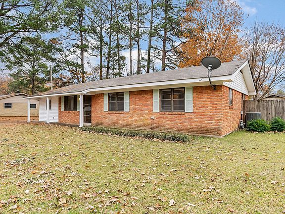 3rd image of 2405 Pin Oak Dr