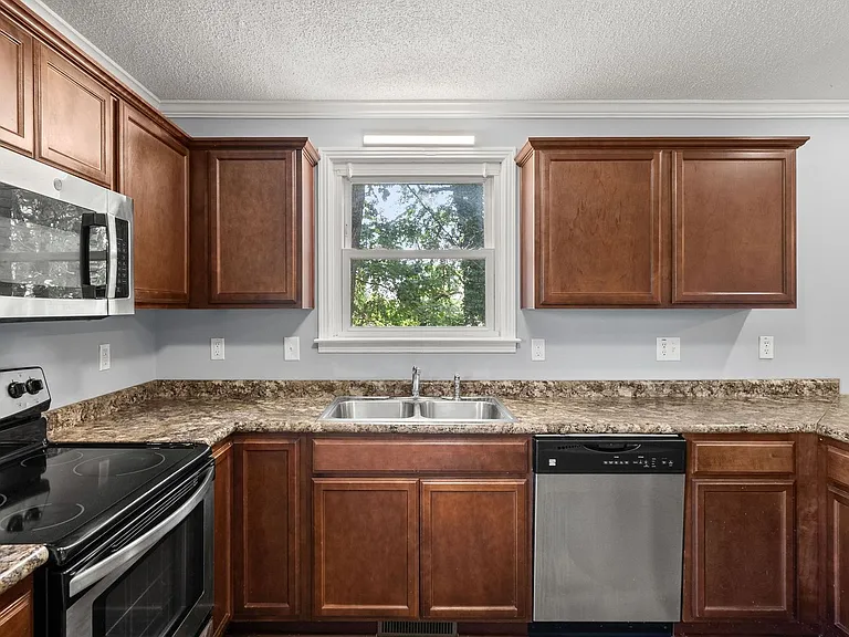 167 Taft Dr — Photo 10