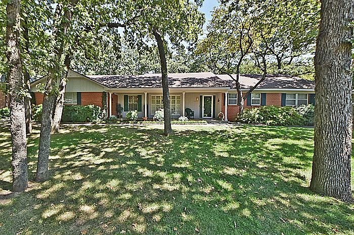 1st image of 1400 Oakhill Dr