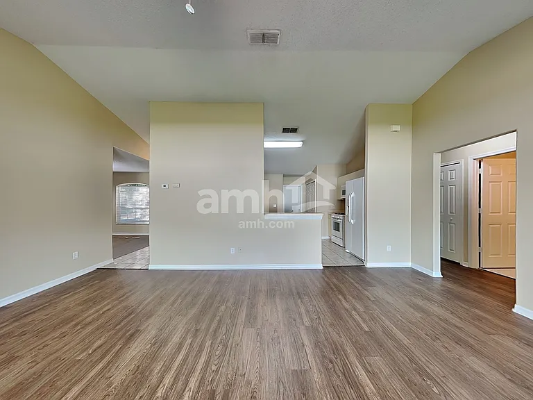 1051 Timber Trace Dr — Photo 7