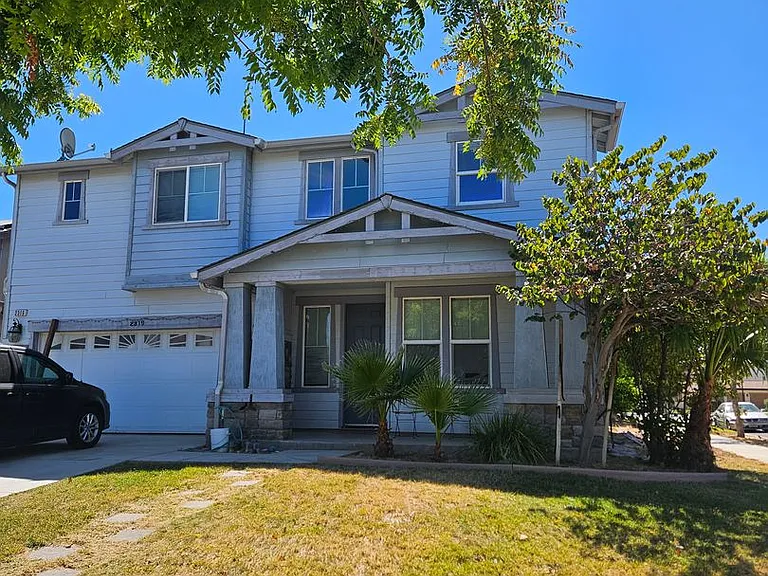 2319 Cool Springs Ct — Photo 1