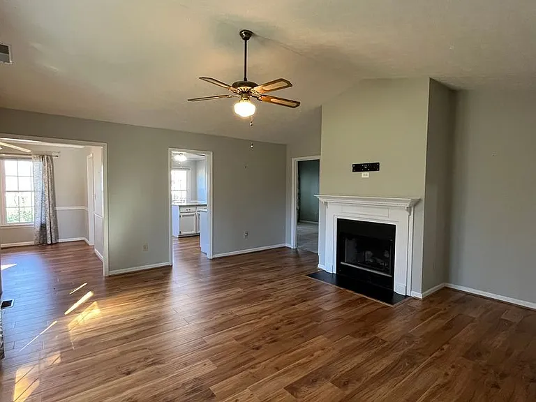 816 Market Pl — Photo 7