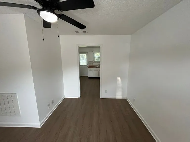 708 Riviera Dr — Photo 5