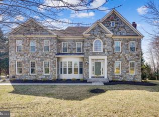 346 Sinegar Pl, Great Falls, VA 22066