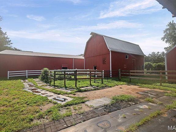 4th image of 5842 Saxtown Rd