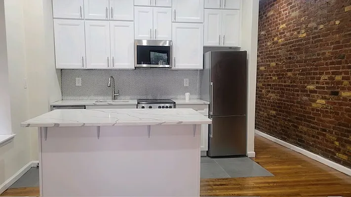Rented by Chartwell Manhattan Realty | media 7