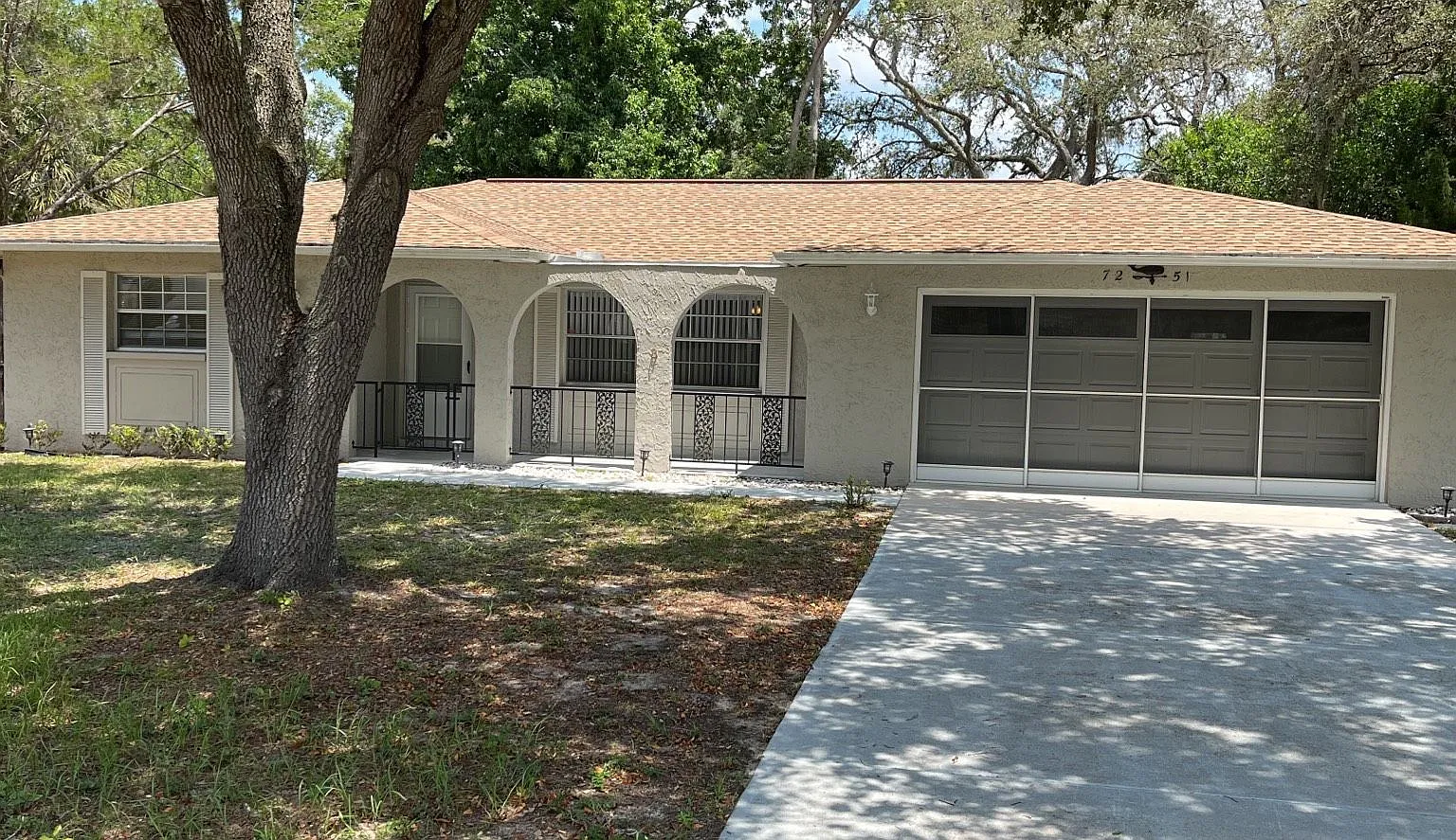Beautuful 2 bedroom, 2 bath, 2 car garage rental home in Weeki Wachee! — Photo 1