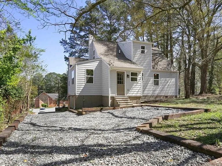 2561 Sylvan Rd — Photo 17