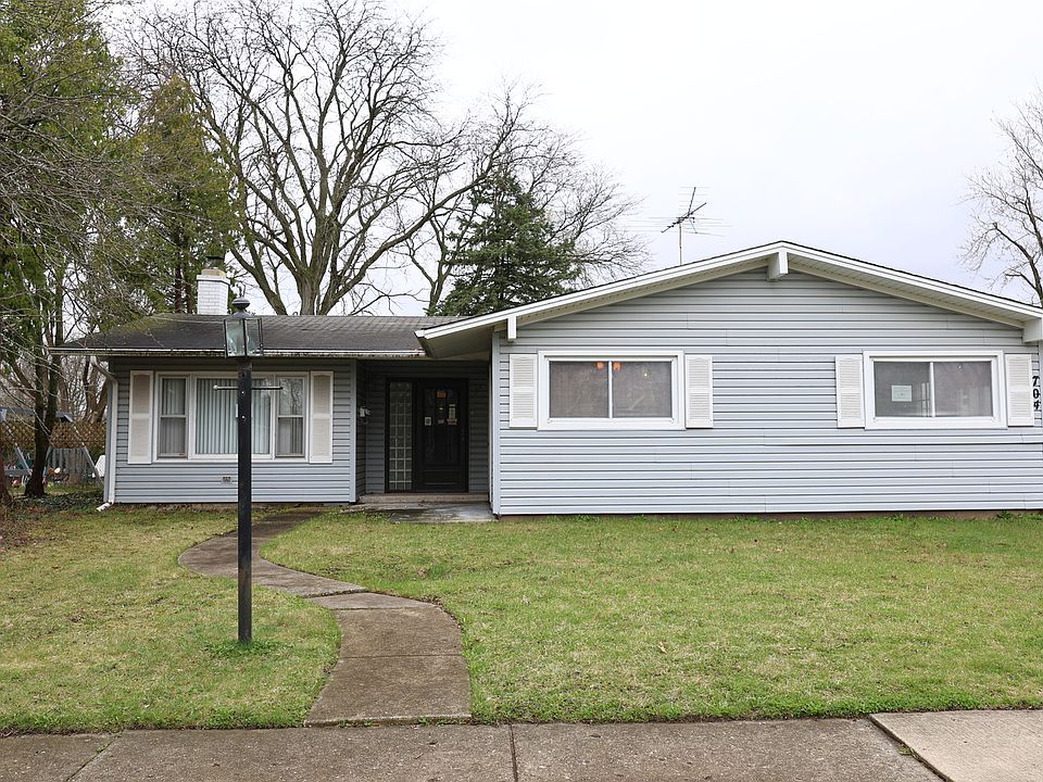 1st image of 704 Lincolnwood Dr