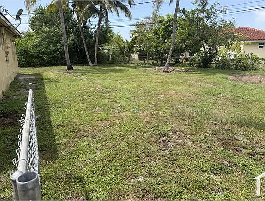 3 bed, 1042 sqft, $2,495 — Photo 3