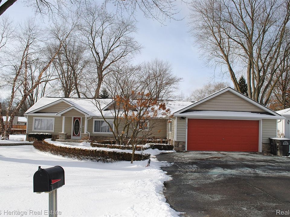 1st image of 15473 Park Ln
