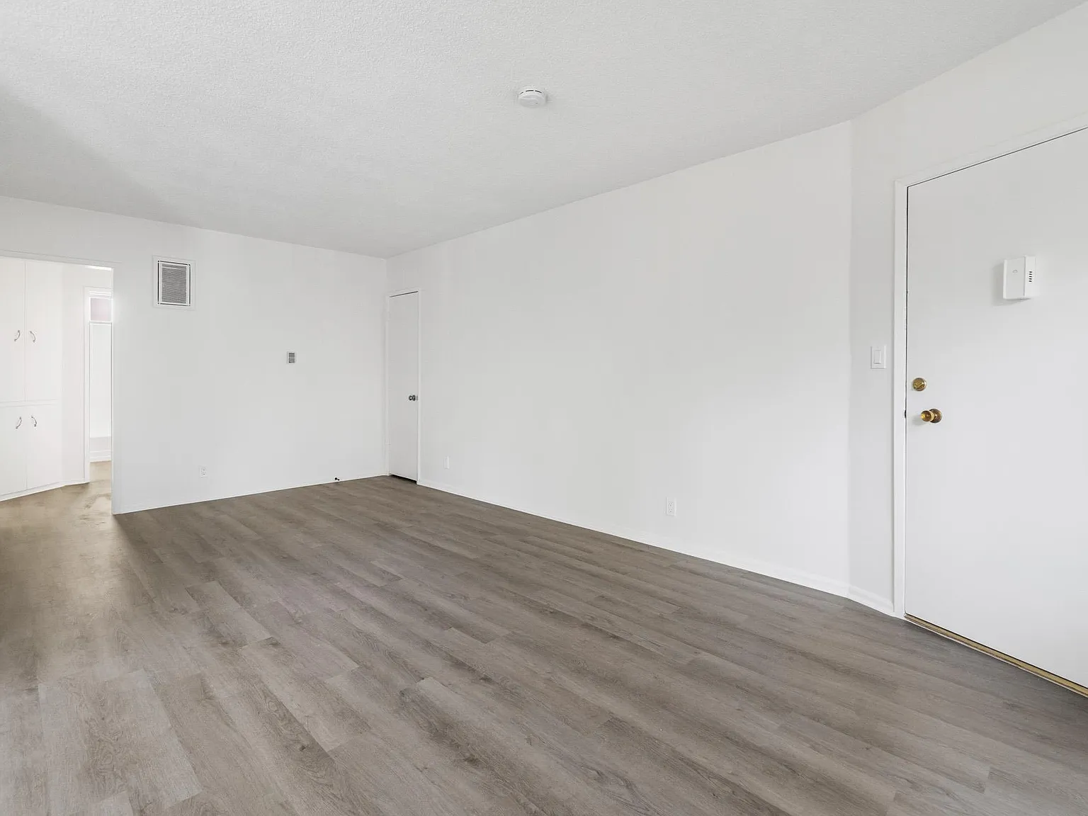 2 bed, 849 sqft, $2,950 — Photo 4