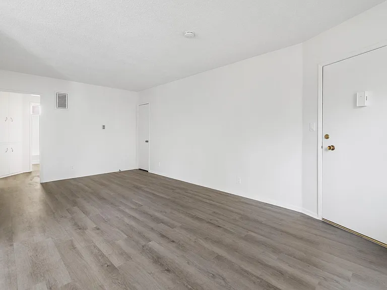 1236 McClellan Dr #1 — Photo 4