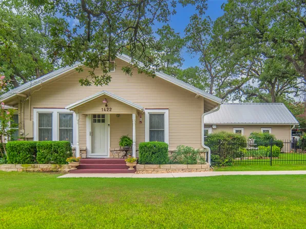 1422 E Bankhead Dr, Weatherford, TX 76086