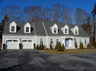 233 Country Club Dr, Yarmouth Port, MA 02675