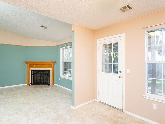 3rd image of 4451 W Cheyenne Dr