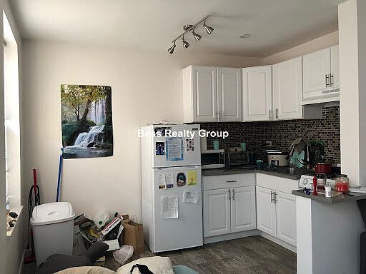 3rd image of 1369 W Greenleaf Ave APT 306
