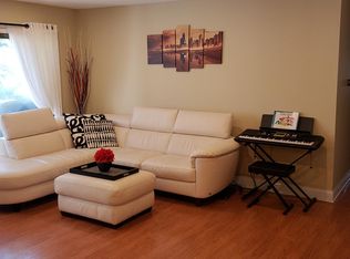 733 Plum Tree Ct, Wheeling, IL 60090