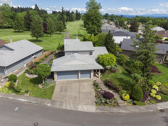 2nd image of 3301 SE Balboa Dr