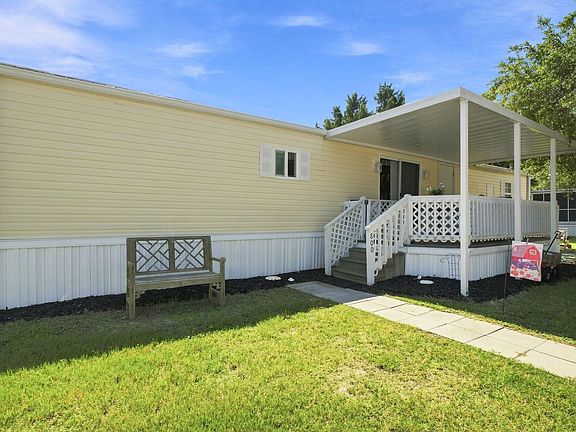 3rd image of 800 Waterway Dr.