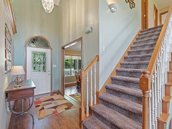 3rd image of 208 Oak Forest Dr