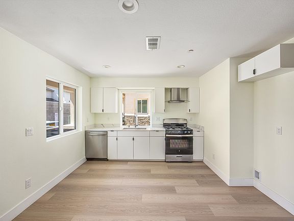 4th image of 3164 N Sterling Ave #101