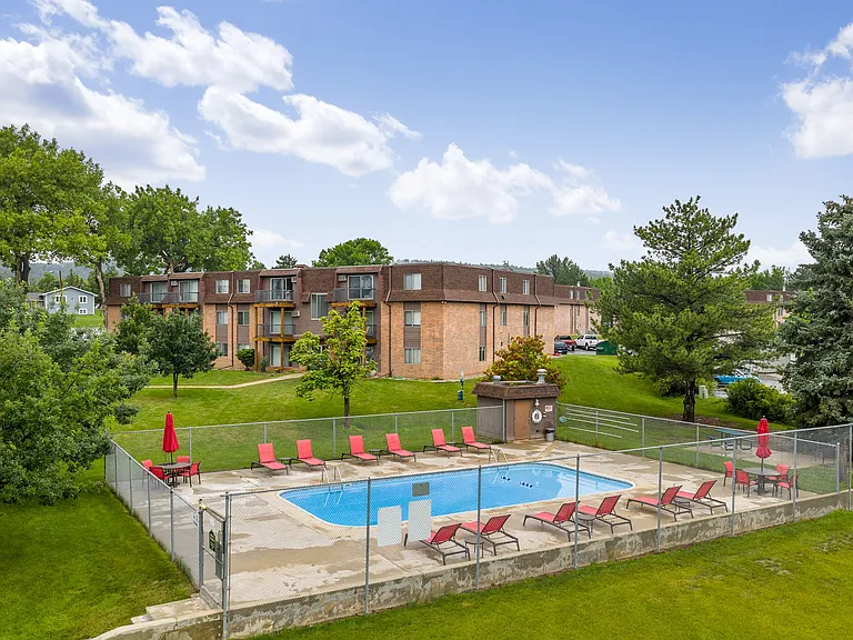 Candlewood Apartments — Photo 12