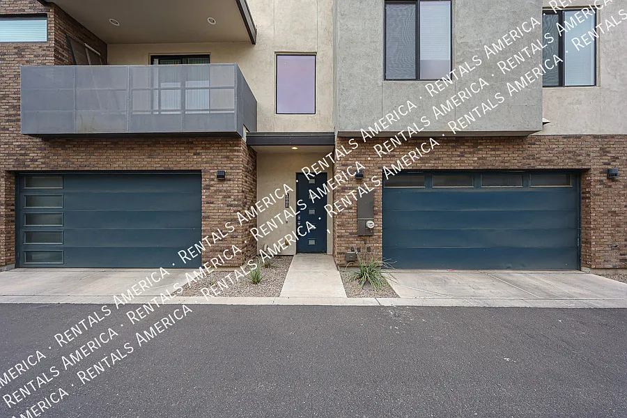 Available 3 Bedroom 2.5 Bath Tempe Townhome — Photo 3