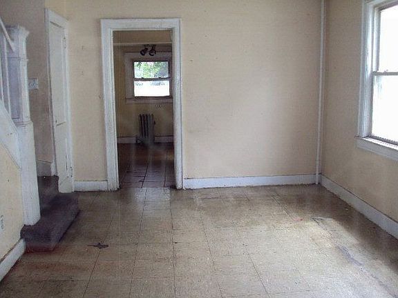 5th image of 11715 202nd St