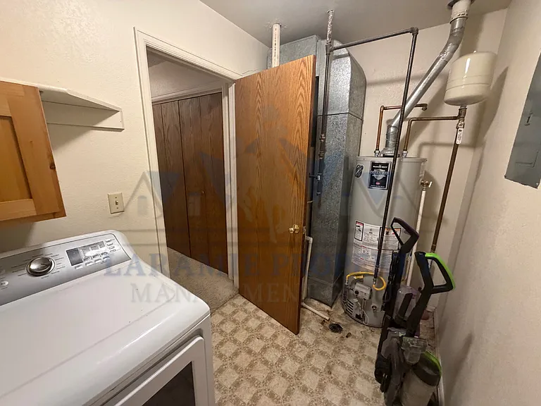 1905 Alsop Ln — Photo 22