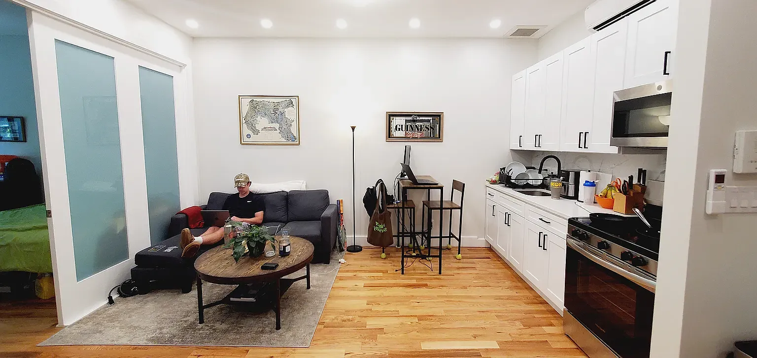 12 Spencer Court — Photo 2