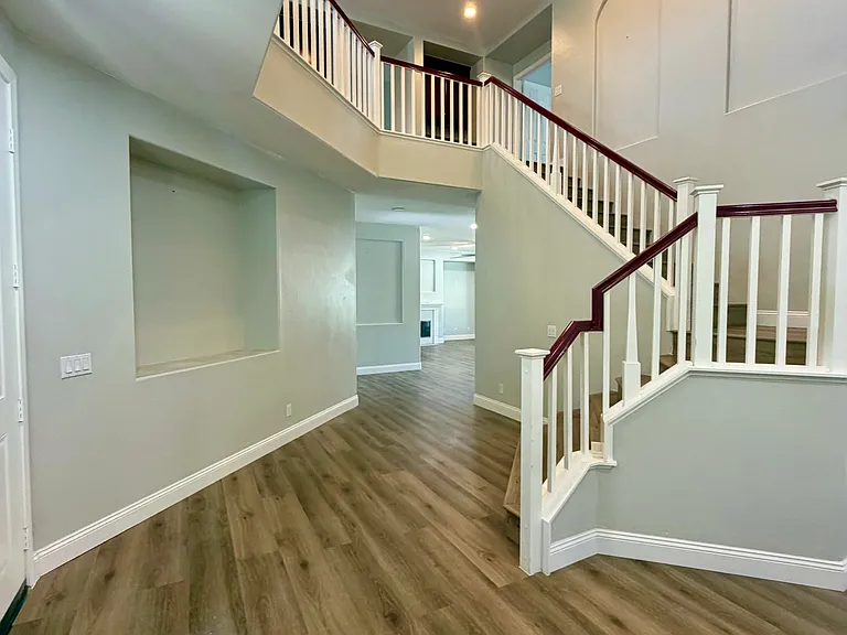 37121 Edgemont Dr — Photo 20