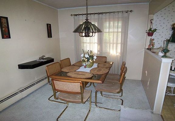 3rd image of 210 Plitt Ave