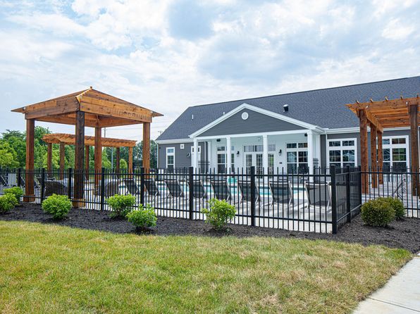 8352 E Broad St #208