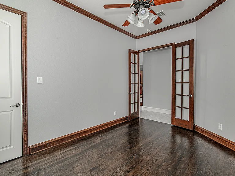 828 Thomas Crossing Dr — Photo 33
