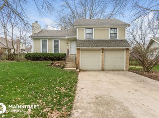 2305 W Persimmon Cir, Olathe, KS 66061