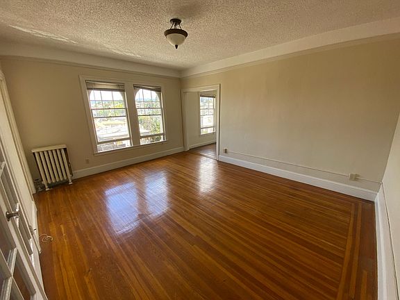 2nd image of 2232 Ivy Dr #24