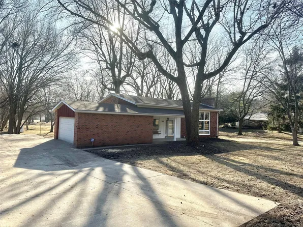 87 Kings Dr, Florissant, MO 63034